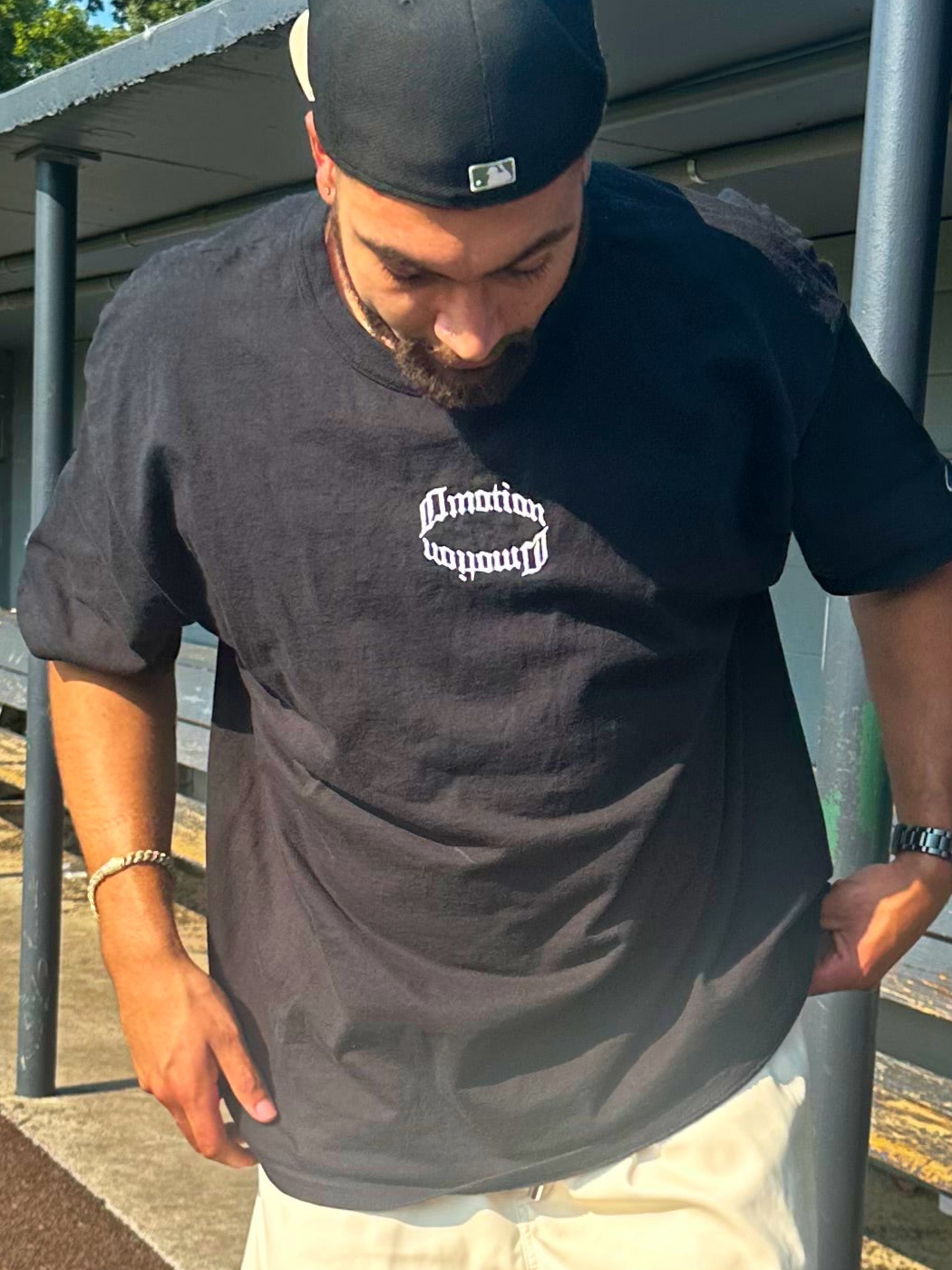 B L A N K E T T- Shirt